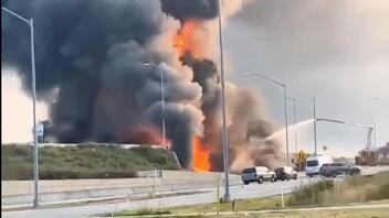 ΗΠΑ: «Κόλαση» έπειτα από φωτιά σε βυτιοφόρο – Κατέρρευσε τμήμα αυτοκινητόδρομου