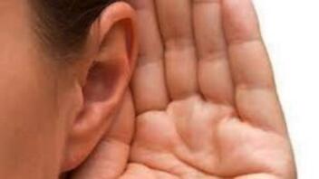 Ποια η σχέση των ακουστικών βαρυκοΐας με την άνοια