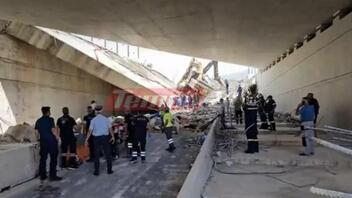 Πάτρα: Έπεσε κομμάτι γέφυρας της Περιμετρικής