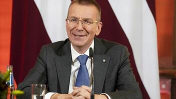Λετονία: Ορκίστηκε ο Ρίνκεβιτς - Ο πρώτος ανοιχτά ομοφυλόφιλος αρχηγός κράτους της ΕΕ