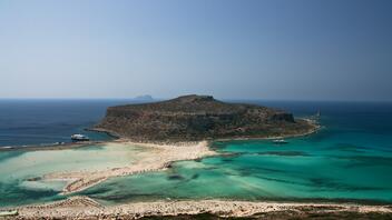 Ακόμα... περιμένουν το καλοκαίρι οι επαγγελματίες του τουρισμού στην Κρήτη!