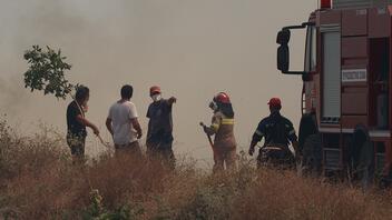 Ανεξέλεγκτη η φωτιά στην Κέρκυρα - Εκκενώνεται η περιοχή Λούτσες 