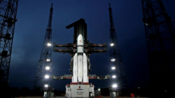 Ινδία: Εκτόξευσε πύραυλο στη Σελήνη!