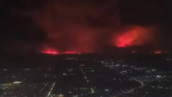 Οι φωτιές στην Αλεξανδρούπολη όπως φαίνονται από αεροπλάνο 