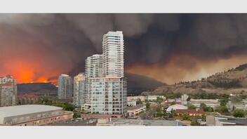 Καναδάς: Ακόμη μία πόλη στη δίνη των πυρκαγιών