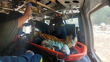 Με ελικόπτερο στο Νοσοκομείο, ο άντρας που ακρωτηριάστηκε στο πόδι στο φαράγγι της Σαμαριάς- Βίντεο