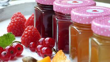 Μετατρέψτε οποιοδήποτε καλοκαιρινό φρούτο σε μαρμελάδα σε 5 λεπτά με 1 "μαγικό" συστατικό