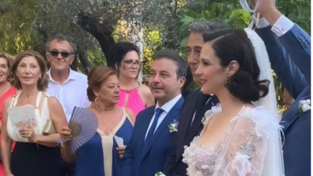 Παντρεύτηκαν με θρησκευτικό γάμο Ευγενία Δημητροπούλου - Στέλιος Βλατάκης