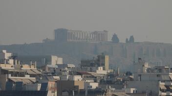 Φωτιές: «Καμπανάκι» Βασιλακόπουλου για το τοξικό νέφος στην Αθήνα