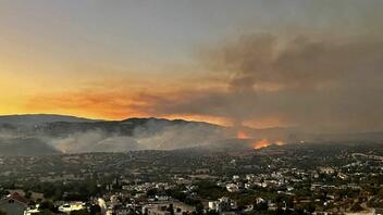 Κύπρος: Εκτός ελέγχου μεγάλη πυρκαγιά στη Λεμεσό, εκκενώθηκαν χωριά - Βίντεο