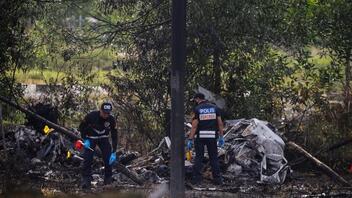 Μαλαισία: Δέκα νεκροί από τη συντριβή αεροσκάφους σε αυτοκινητόδρομο