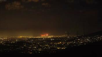 Βίντεο από το meteo: Στιγμή προς στιγμή η εξέλιξη της πυρκαγιάς στην Πάρνηθα