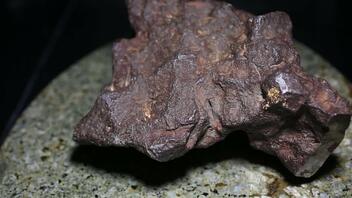 Η πέτρα που χρησιμοποιούσε ως "στοπ" πόρτας, ήταν τελικά πολύτιμος μετεωρίτης