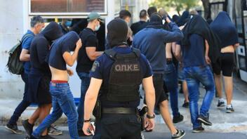 Νέα Φιλαδέλφεια: Τρία νέα εντάλματα σύλληψης για Έλληνες χούλιγκανς 