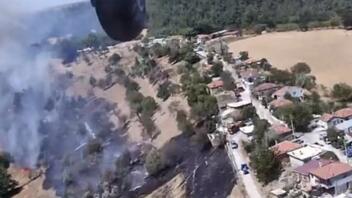 Τουρκία: Έκλεισαν ξανά τα Δαρδανέλια λόγω της φωτιάς στην επαρχία Τσανάκαλε