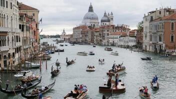 Οι Ιταλοί αγωνίζονται ενάντια στον μαζικό τουρισμό