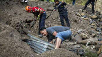 Έξι νεκροί και 13 αγνοούμενοι από τις πλημμύρες στη Γουατεμάλα