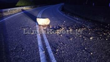 Πτώσεις βράχων στην εθνική οδό Λαμίας - Καρπενησίου 