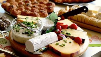 Τα τυριά με περισσότερη περιεκτικότητα σε πρωτεΐνη από το κρέας και τα ψάρια
