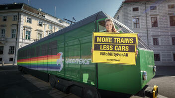 Greenpeace: Η Ελλάδα επένδυσε πάνω από τρεις φορές περισσότερο σε δρόμους από ό,τι σε σιδηροδρόμους, από το 1995