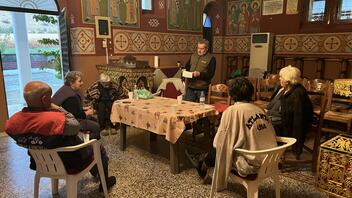 Λάρισα: Ξενύχτησαν στην εκκλησία στο Κάστρο - Συνεχίστηκαν όλη τη νύχτα οι απεγκλωβισμοί πολιτών στην οδό Βόλου