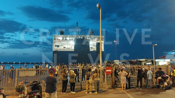 Μεγάλη κινητοποίηση στο λιμάνι του Ηρακλείου για τον αδικοχαμένο Αντώνη - Φωτογραφίες