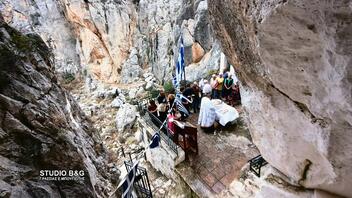 Πανηγυρική η γιορτή στο εκκλησάκι της Παναγίας Κατακεκρυμένης στο Ναύπλιο