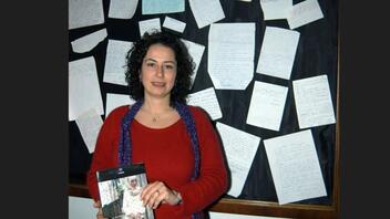 Τουρκία: Επαναλαμβάνεται η δίκη της αυτοεξόριστης φεμινίστριας Πινάρ Σελέκ