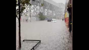 Χάος: Πλημμύρες στη Νέα Υόρκη, μετά τις καταρρακτώδεις βροχές - Έκλεισαν μετρό και αεροδρόμια!