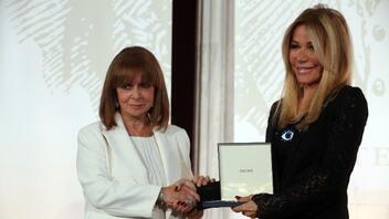 Η Κατερίνα Σακελλαροπούλου στην εκδήλωση μνήμης του εθνικού ευεργέτη Ευαγγέλη Ζάππα