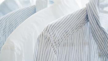 Πώς να μην κιτρινίζουν τα λευκά ρούχα 