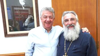 Επίσκεψη και ευχές του Αρχιεπισκόπου Κρήτης στον Περιφερειάρχη