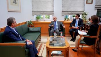 Συνάντηση του Περιφερειάρχη Κρήτης με τον Πρέσβη της Αργεντινής στην Ελλάδα 