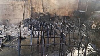 Φωτιά σε αποθήκη στον Κατσαμπά: Συναγερμός στην Πυροσβεστική - Δείτε video