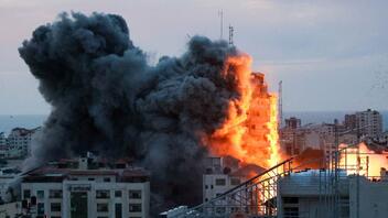 Μεγάλη φωτιά στη νότια Λωρίδα της Γάζας μετά από αεροπορική επιδρομή