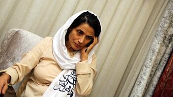 Συνελήφθη Iρανή δικηγόρος στην κηδεία της έφηβης που είχε πέσει σε κώμα στο μετρό της Τεχεράνης