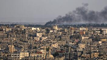 Οι ισραηλινές ένοπλες δυνάμεις κατηγορούν τη Χαμάς ότι χρησιμοποιεί αμάχους ως ανθρώπινες ασπίδες