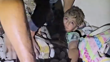 Ισραήλ: Εικόνες φρίκης σε βομβαρδισμένο προσφυγικό καταυλισμό στη Γάζα