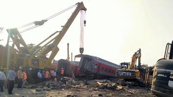 Σιδηροδρομικό δυστύχημα στην Ινδία: 13 νεκροί