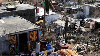 43 νεκροί και τεράστιες καταστροφές από τον τυφώνα Ότις στο Ακαπούλκο