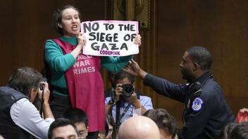 ΗΠΑ: Διαδηλωτές διέκοψαν την ομιλία Μπλίνκεν στη Γερουσία