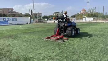 Eργασίες συντήρησης στα γήπεδα ποδοσφαίρου του Δήμου Χανίων 