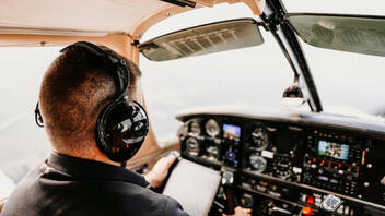 Ρεσιτάλ πιλότου σε πτήση: «Αυτά δεν γίνονται ούτε στα παραμύθια»