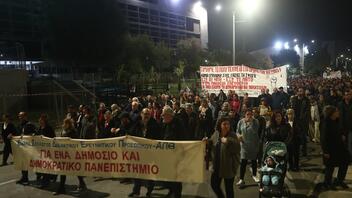  Πλήθος κόσμου στους δρόμους της Θεσσαλονίκης για την επέτειο του Πολυτεχνείου