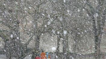 Χιονοθύελλες πλήττουν την Κίνα: Σχολεία έκλεισαν, πτήσεις αναβλήθηκαν