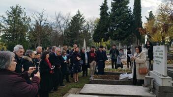 Τον τάφο του «Αλέξη Ζορμπά» επισκέφθηκαν φίλοι του Νίκου Καζαντζάκη - Φωτογραφίες