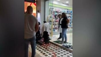 Κηφισιά: Νεαρός εισέβαλε σε κατάστημα εστίασης και μαχαίρωσε εν ψυχρώ τον σερβιτόρο
