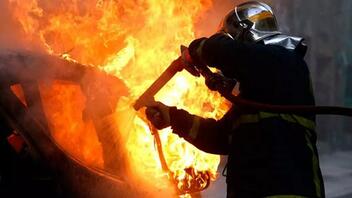 Αποκόρωνας: Φωτιά σε σταθμευμένο όχημα