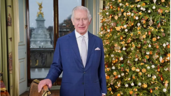 Ο βασιλιάς Κάρολος σνομπάρει τον Χάρι και τη Μέγκαν στο χριστουγεννιάτικο μήνυμα – Επαίνεσε τους «ανιδιοτελείς» ανθρώπους