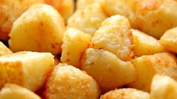 Το μυστικό για τραγανές και αφράτες ψητές πατάτες